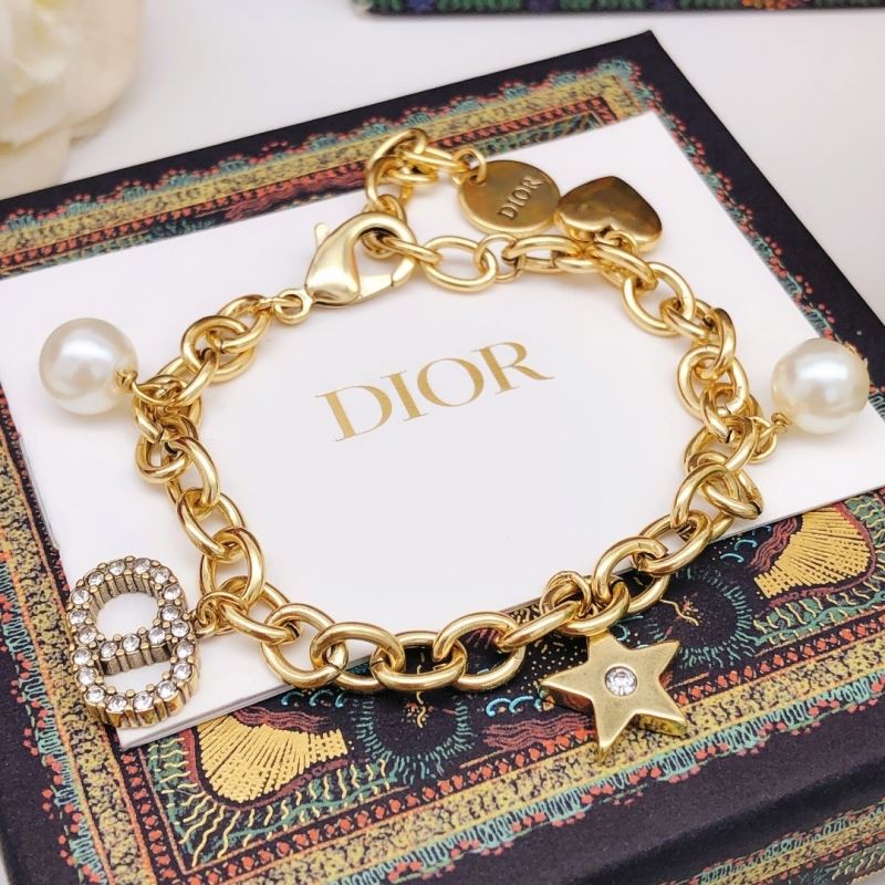 chr1st1an D10r bracelets
